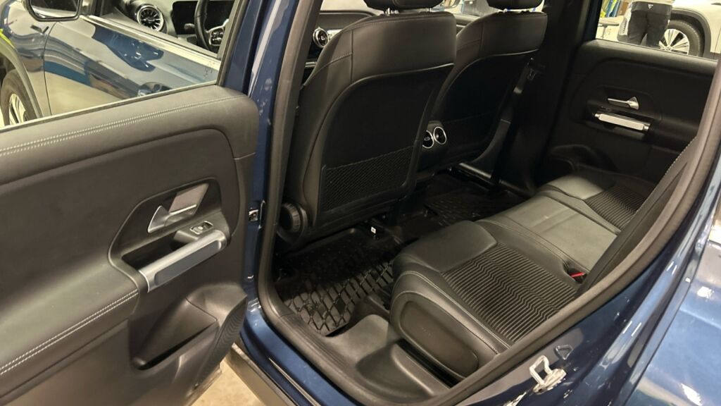 Mercedes-Benz EQB 2023 