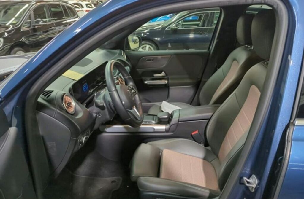 Mercedes-Benz EQB 2023 met.sininen