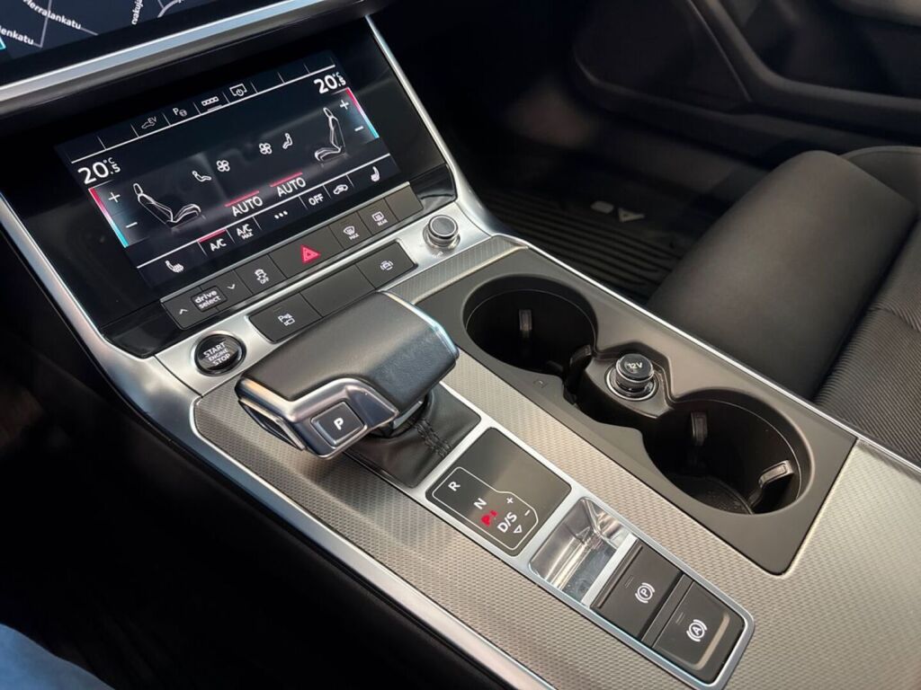 Audi A6 2023 Musta