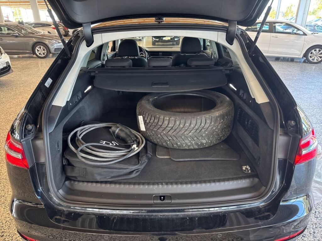 Audi A6 2023 Musta
