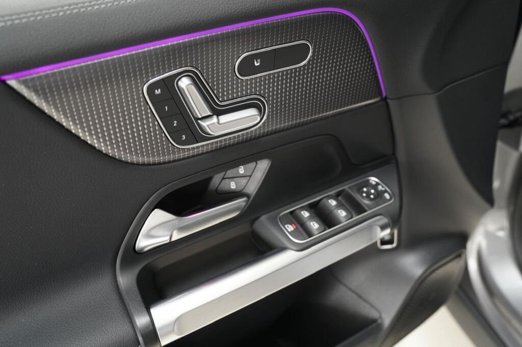 Mercedes-Benz EQB 2023 