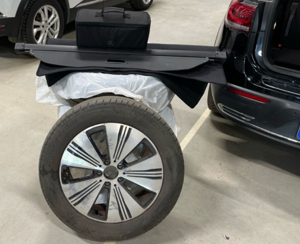 Mercedes-Benz EQB 2023 