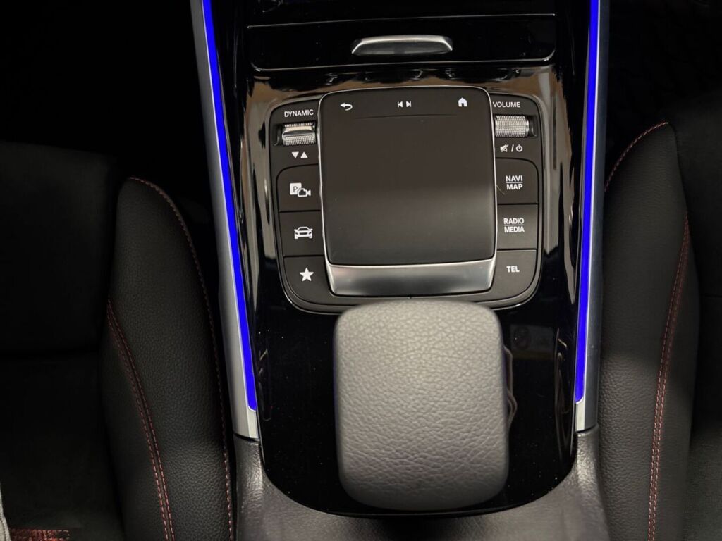 Mercedes-Benz EQB 2023 Musta