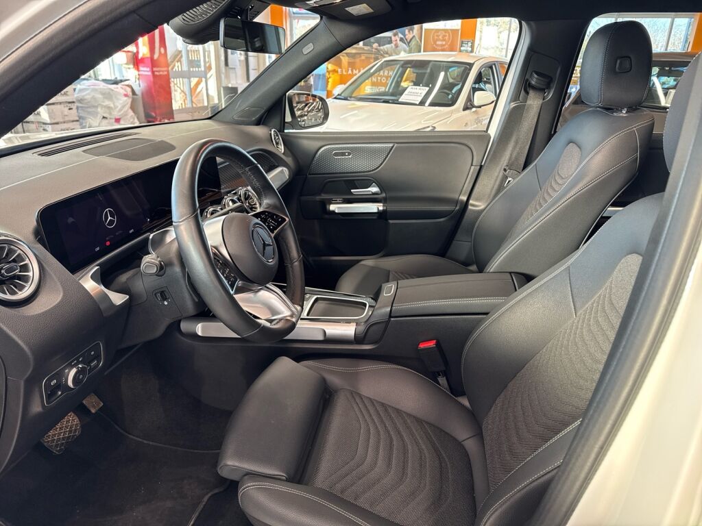 Mercedes-Benz EQB 2024 