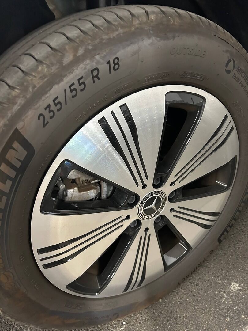 Mercedes-Benz EQB 2024 