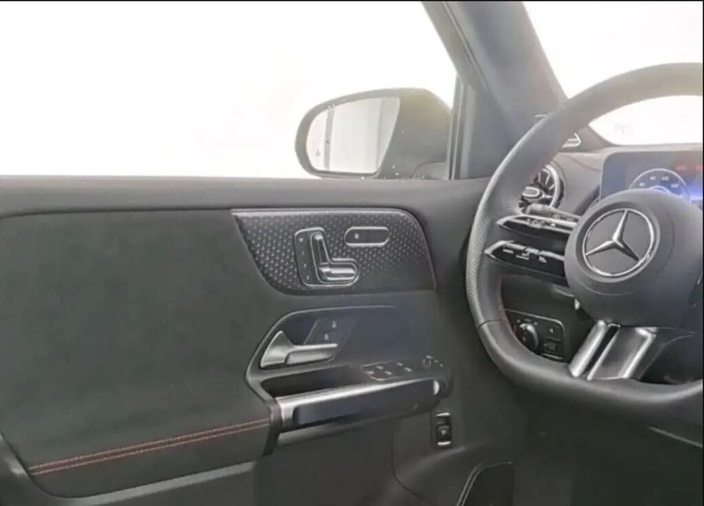 Mercedes-Benz EQB 2025 
