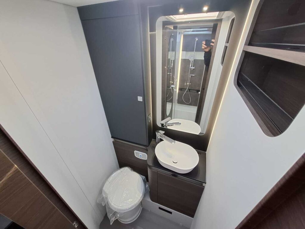 Adria CORAL SUPREME 670 SL 2025 Harmaa