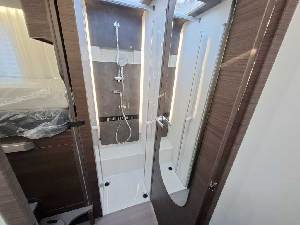 Adria CORAL SUPREME 670 SL 2025 Harmaa