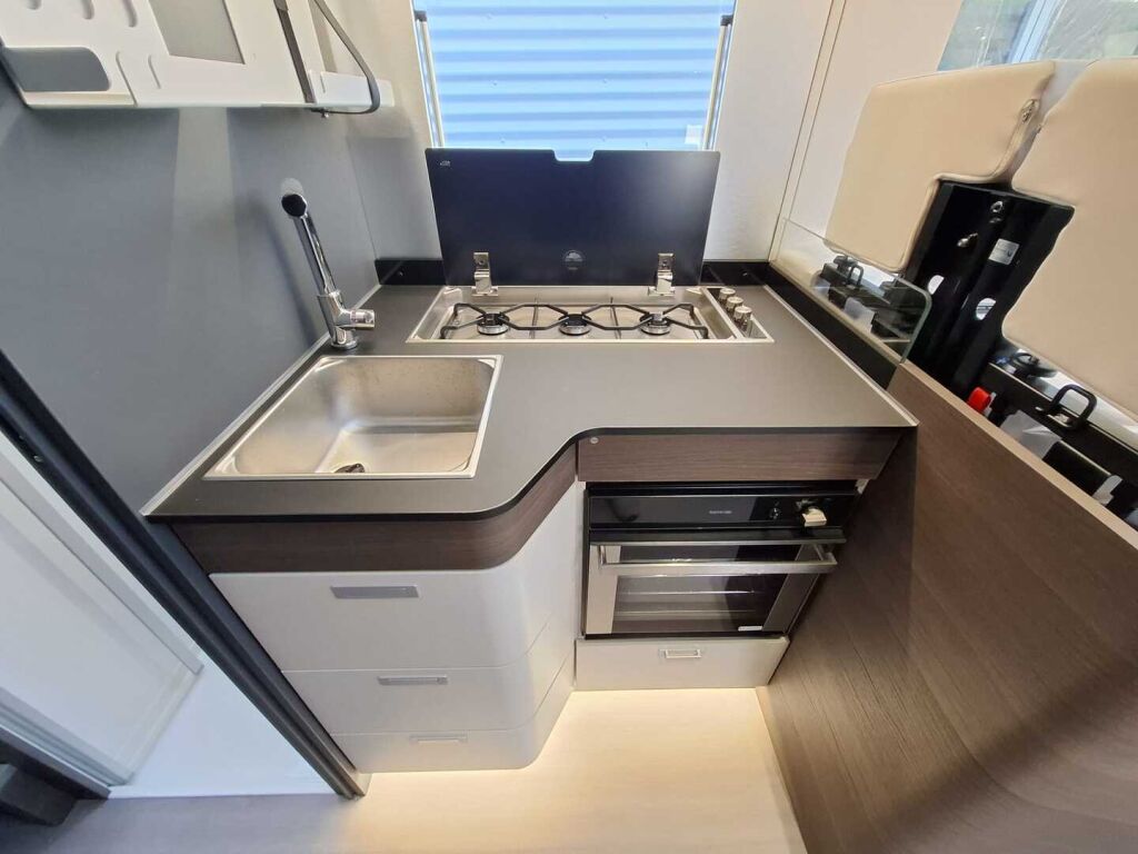 Adria CORAL SUPREME 670 SL 2025 Harmaa