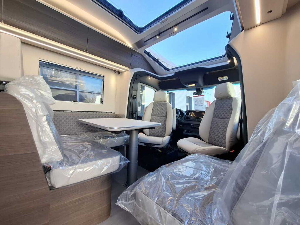 Adria CORAL SUPREME 670 SL 2025 Harmaa