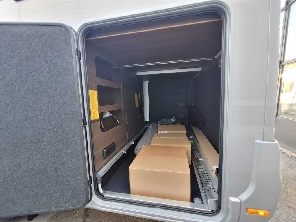 Adria CORAL SUPREME 670 SL 2025 Harmaa