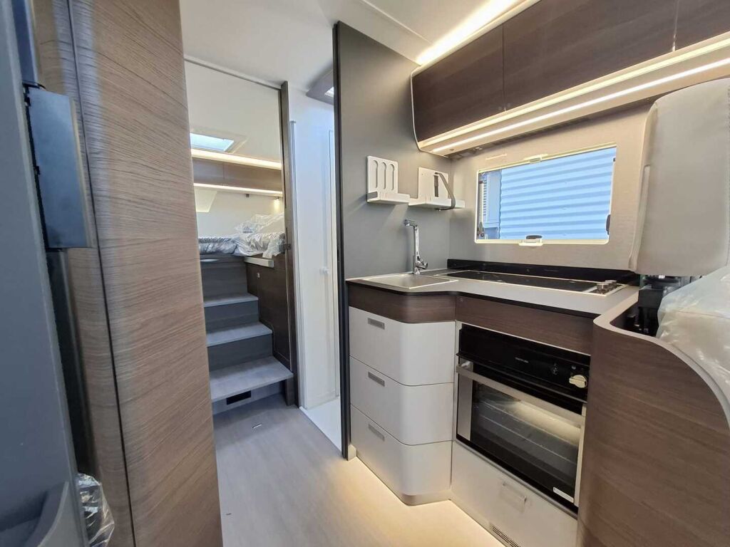 Adria CORAL SUPREME 670 SL 2025 Harmaa