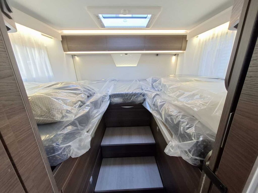 Adria CORAL SUPREME 670 SL 2025 Harmaa