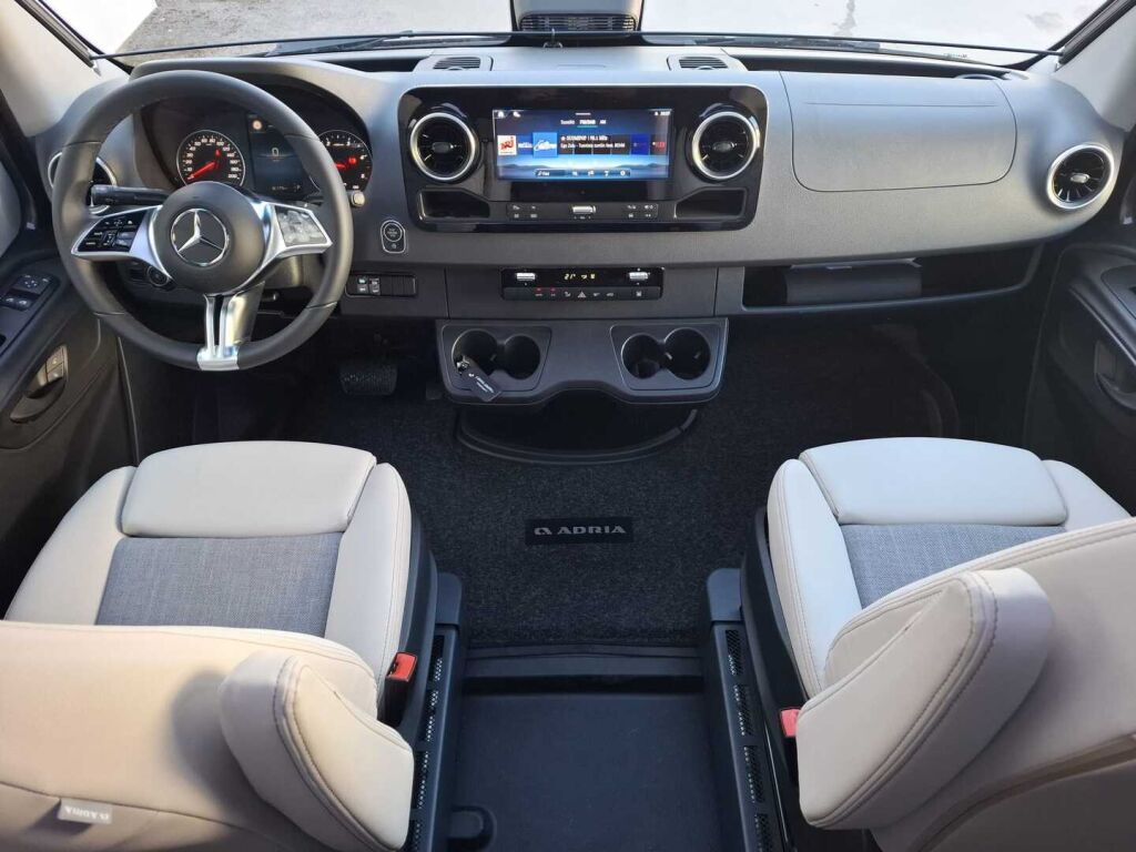 Adria CORAL SUPREME 670 SL 2025 Harmaa