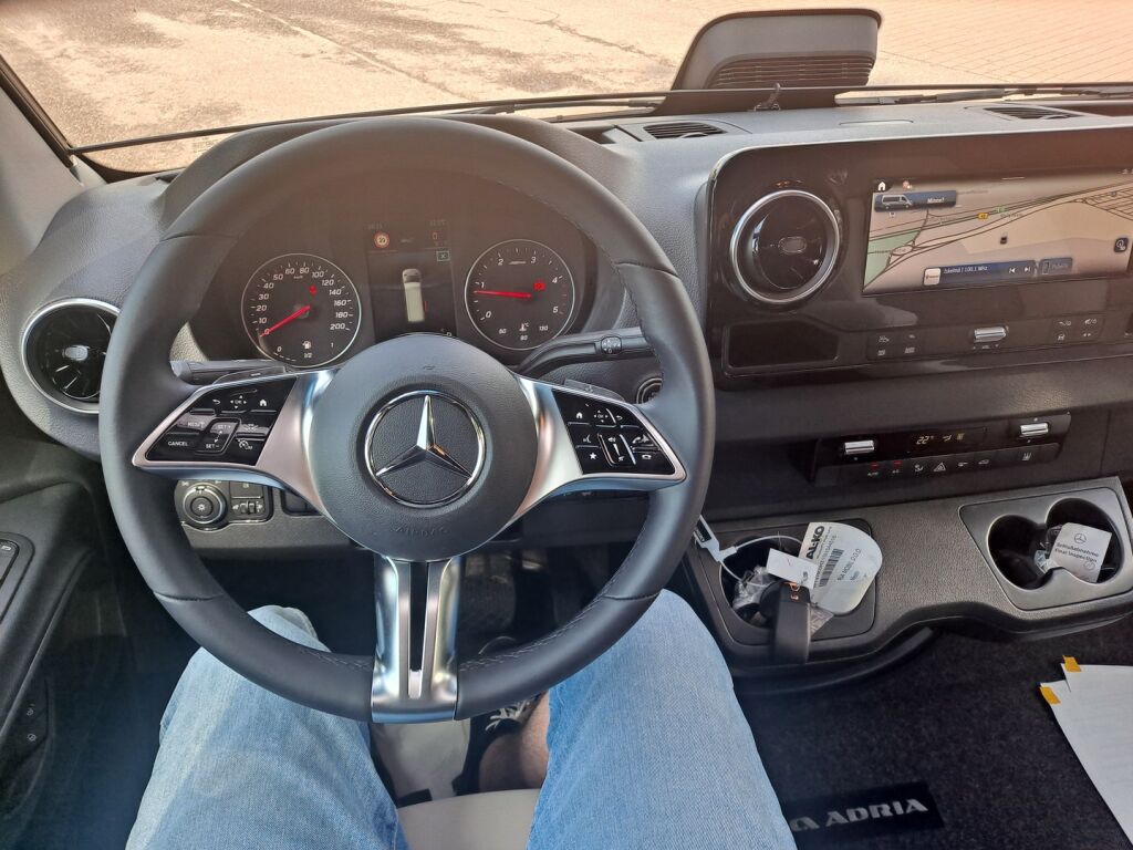 Adria MATRIX SUPREME 670 SL ALDE 2025 Harmaa