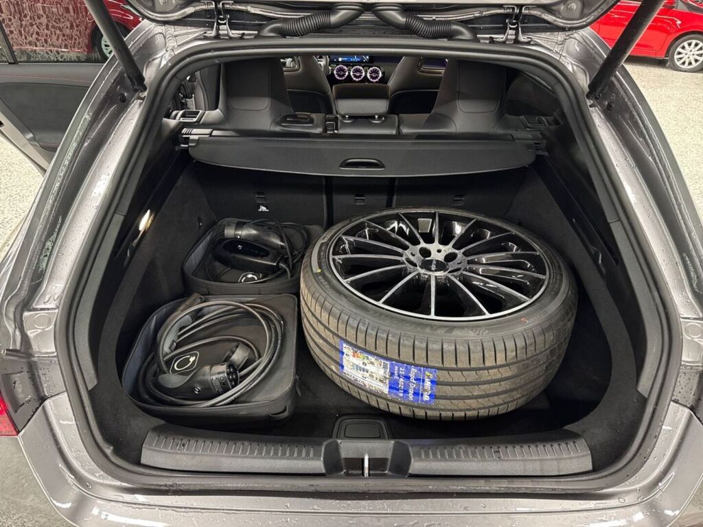 Mercedes-Benz CLA 2025 Harmaa