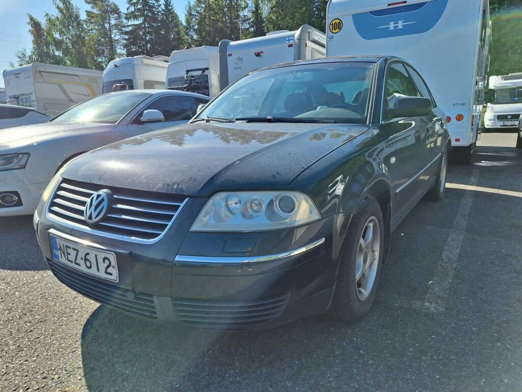 Volkswagen Passat 2002 Musta