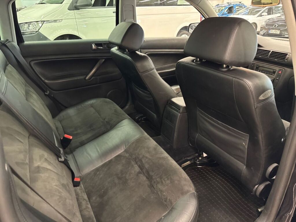 Volkswagen Passat 2002 Musta
