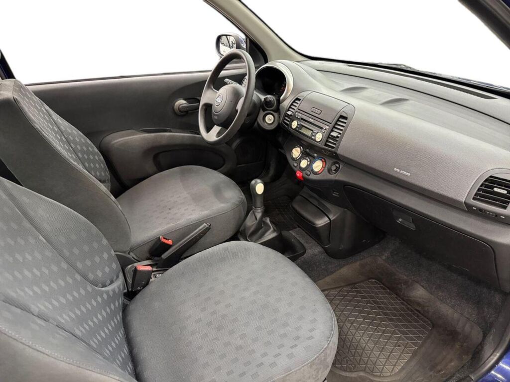 Nissan Micra 2003 Sininen