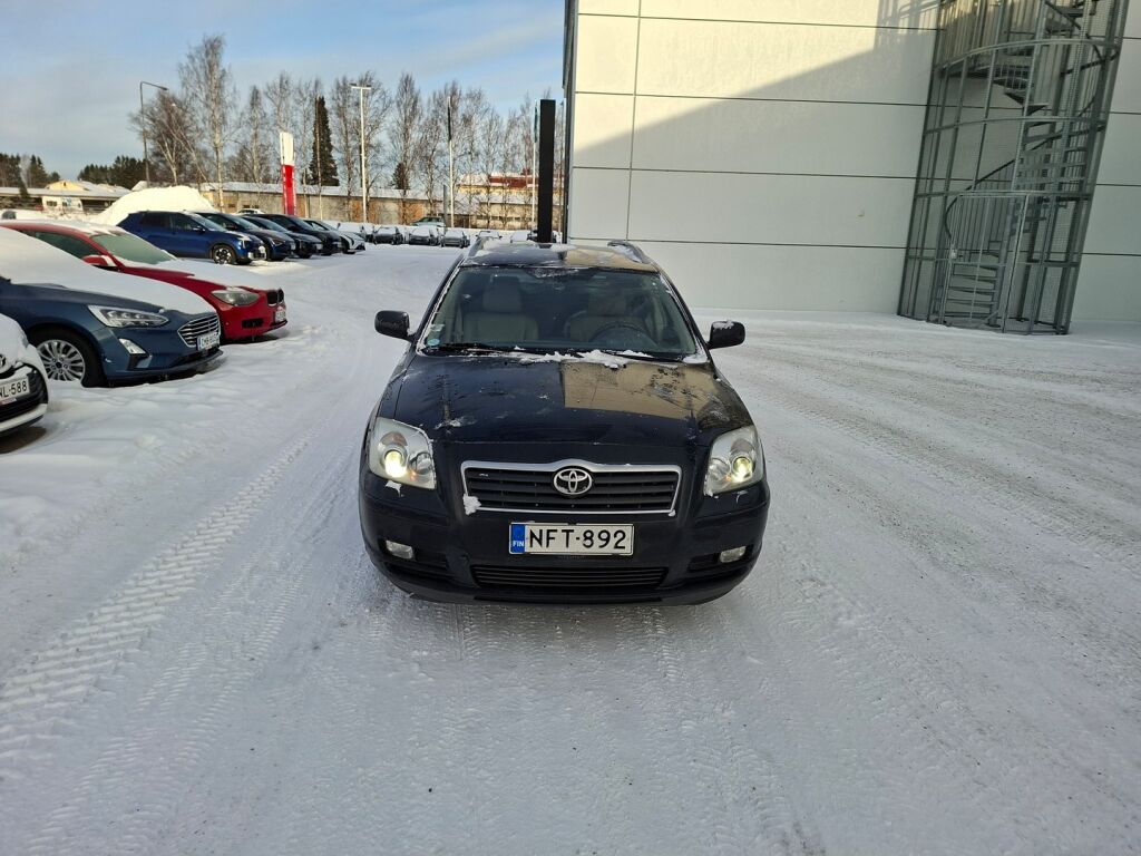 Toyota Avensis 2004 Musta