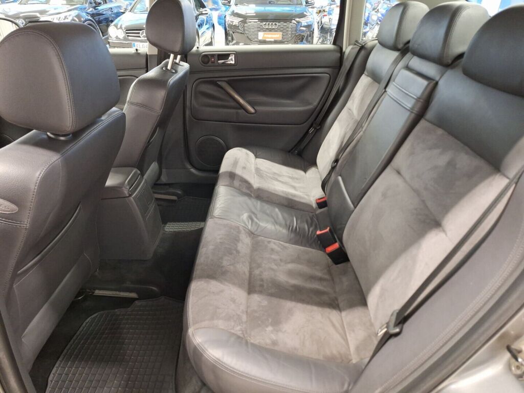 Volkswagen Passat 2004 Harmaa