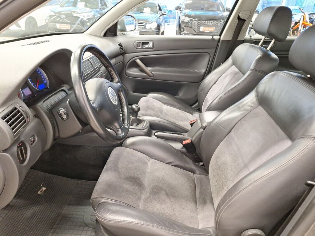 Volkswagen Passat 2004 Harmaa