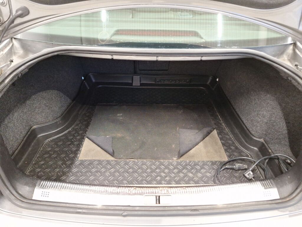 Volkswagen Passat 2004 Harmaa