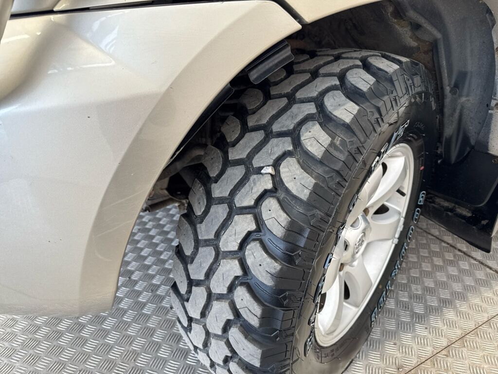 Toyota Land Cruiser 2004 Keltainen