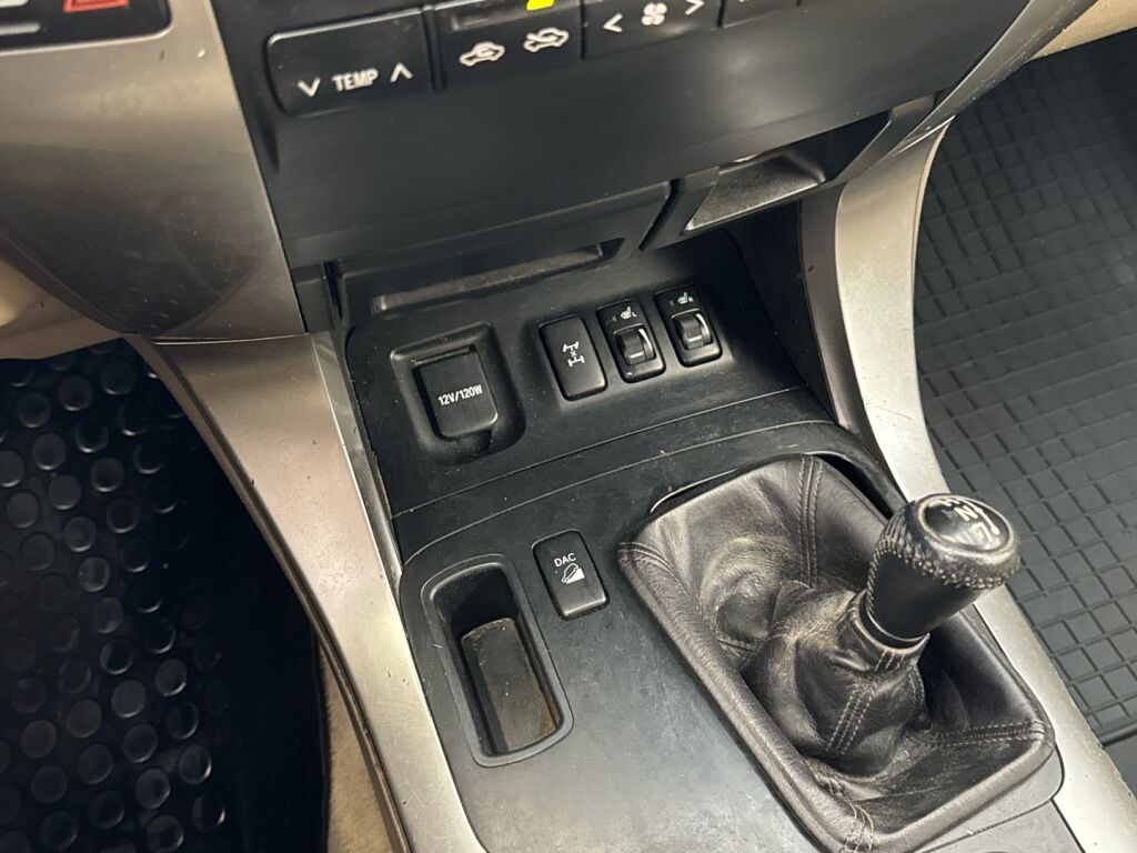 Toyota Land Cruiser 2004 Keltainen