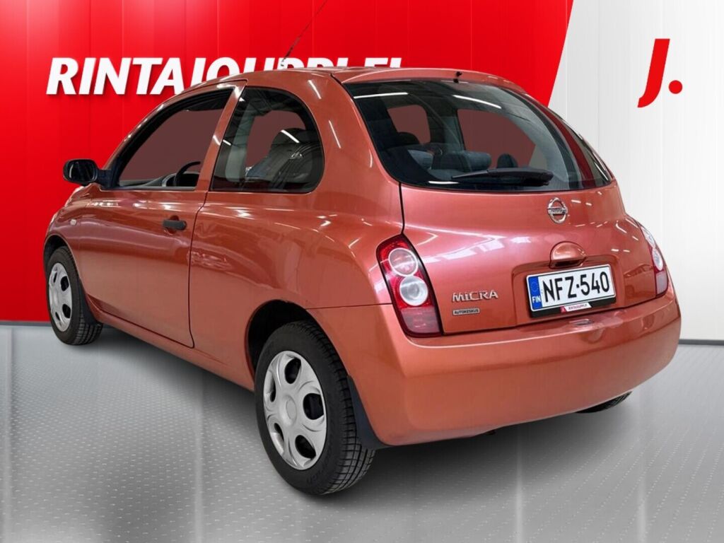 Nissan Micra 2004 Punainen