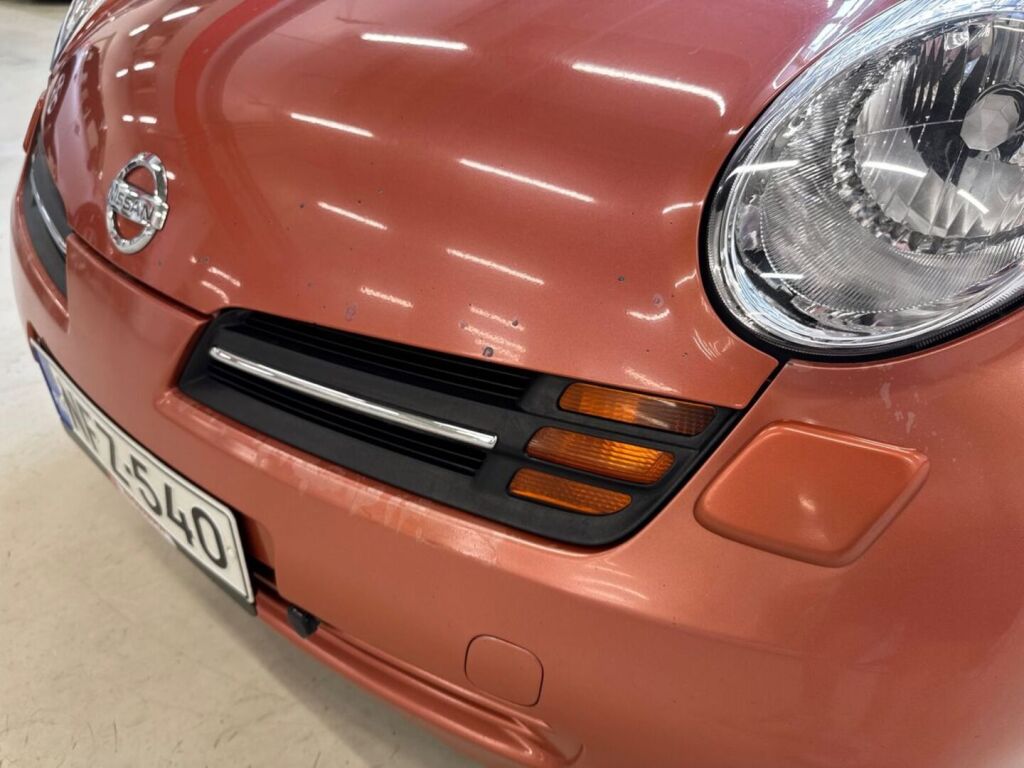 Nissan Micra 2004 Punainen