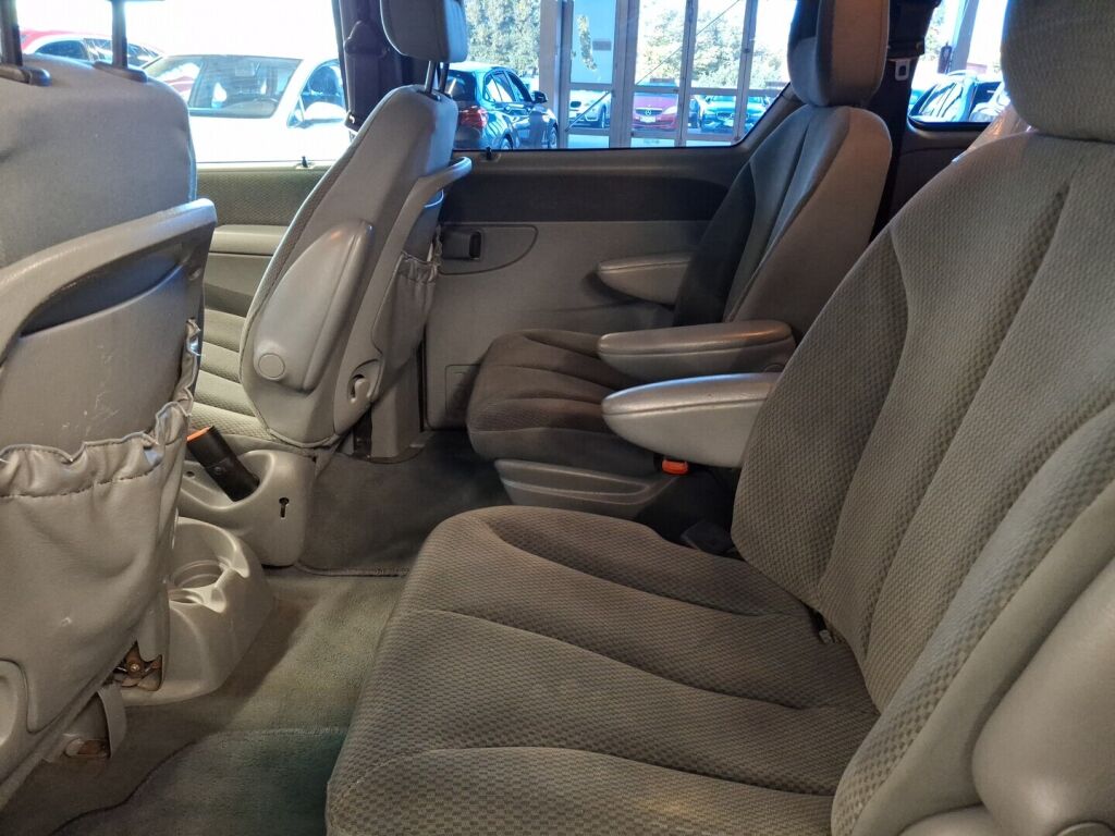 Chrysler Voyager 2005 Harmaa