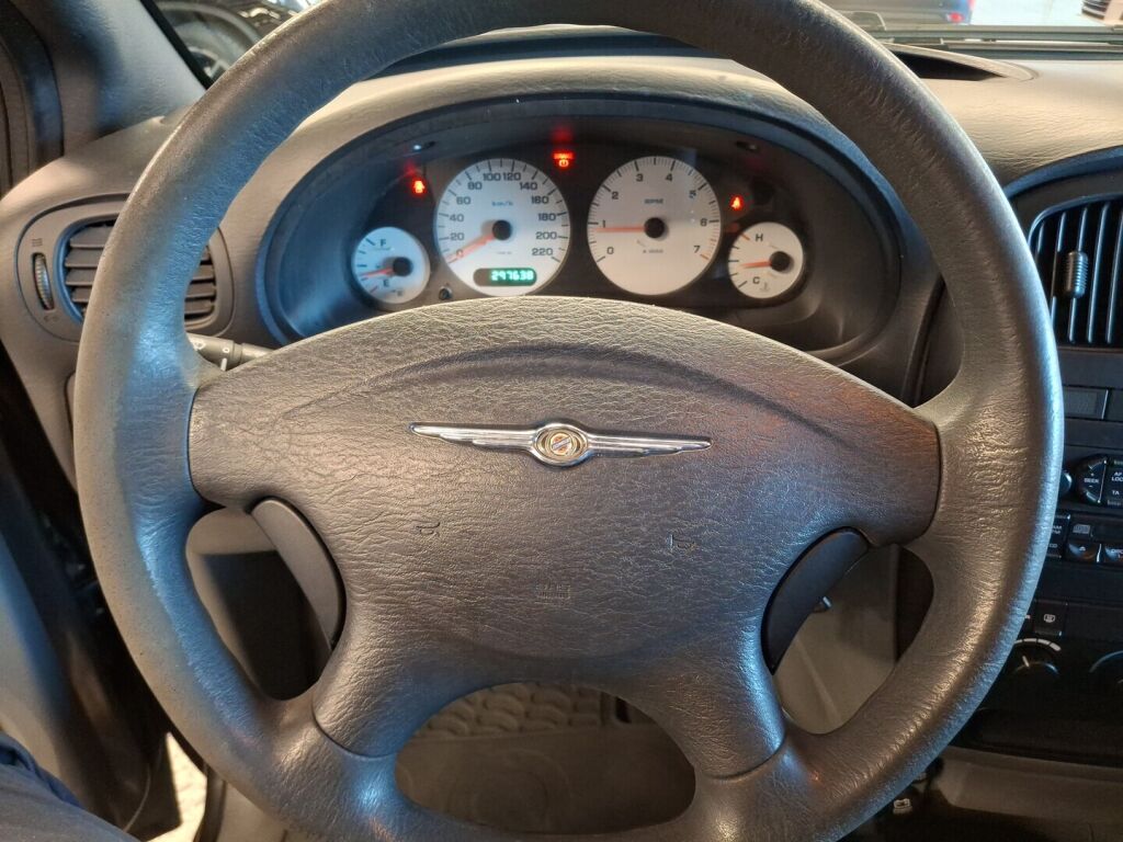 Chrysler Voyager 2005 Harmaa