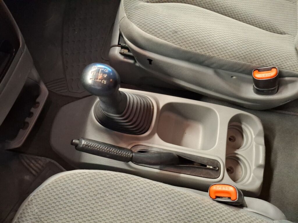 Chrysler Voyager 2005 Harmaa