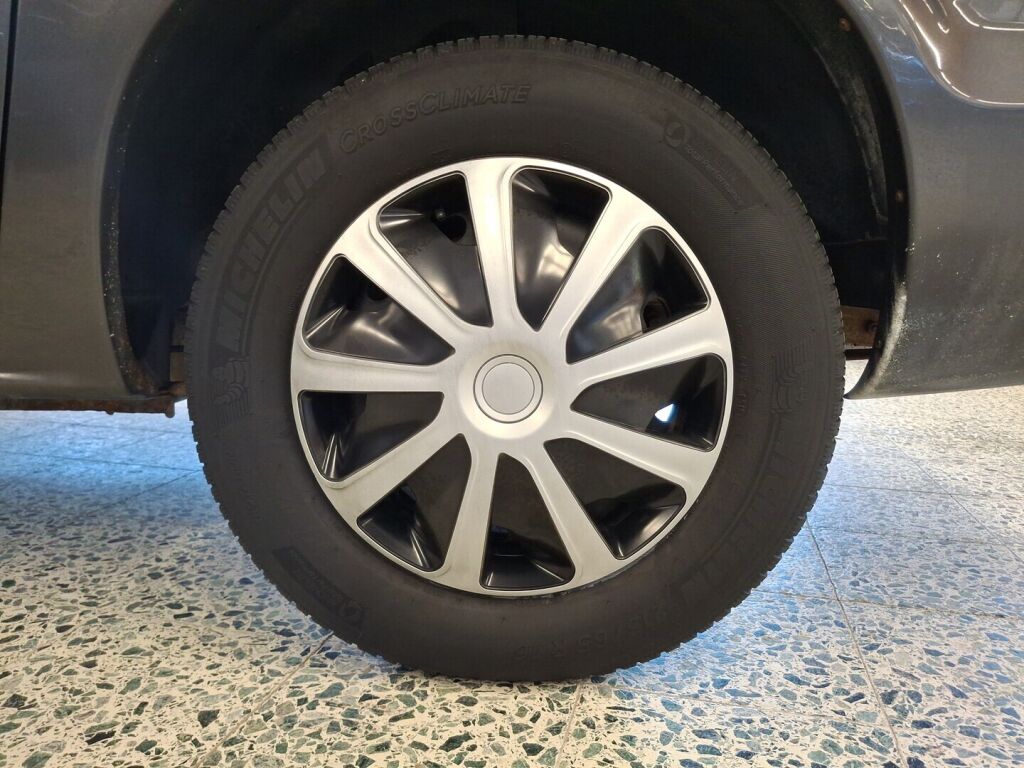 Chrysler Voyager 2005 Harmaa