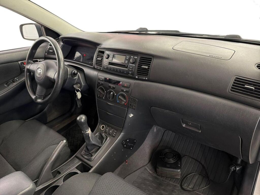 Toyota Corolla 2004 Valkoinen