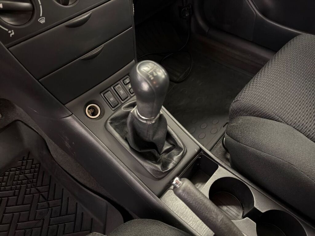 Toyota Corolla 2004 Valkoinen