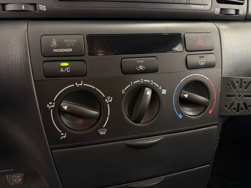 Toyota Corolla 2004 Valkoinen