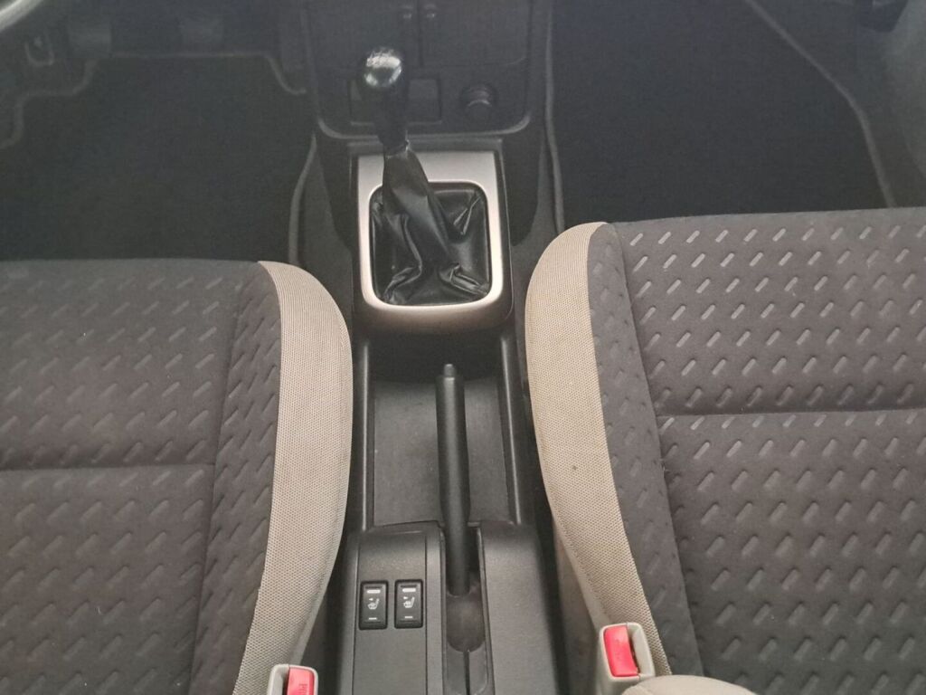 Nissan X-TRAIL 2005 Punainen
