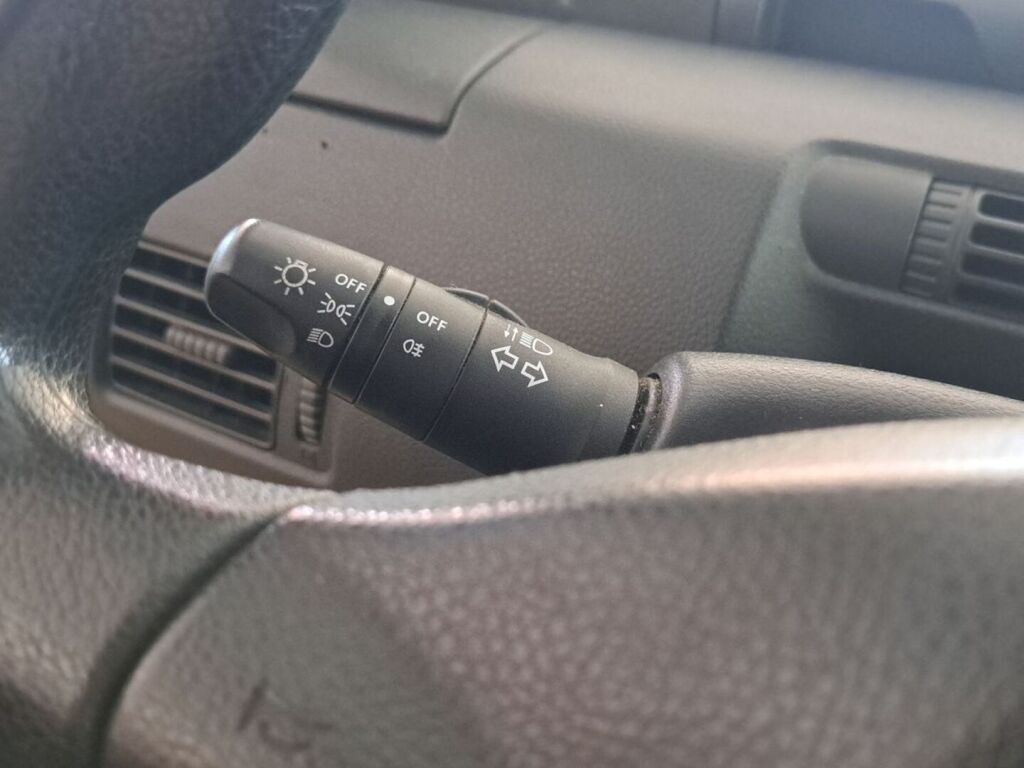 Nissan X-TRAIL 2005 Punainen