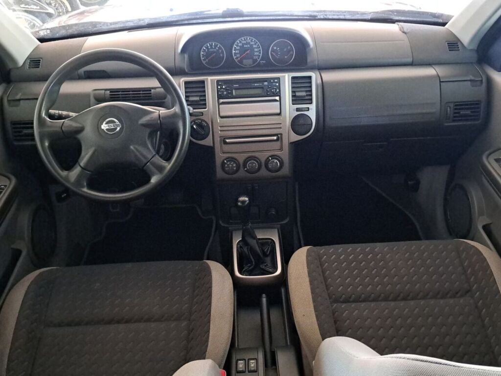 Nissan X-TRAIL 2005 Punainen
