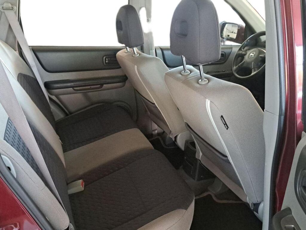 Nissan X-TRAIL 2005 Punainen