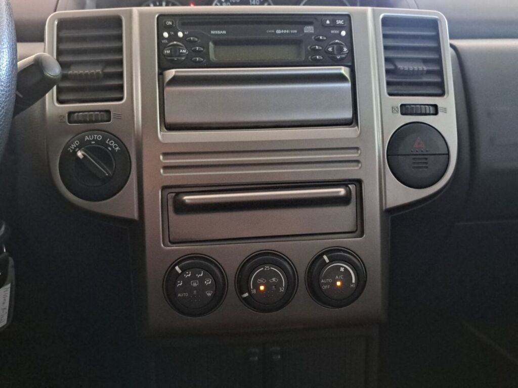 Nissan X-TRAIL 2005 Punainen