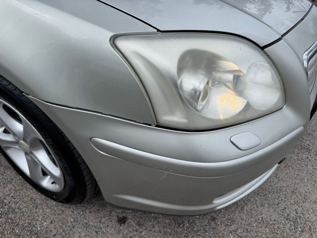 Toyota Avensis 2004 Harmaa
