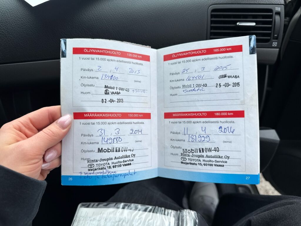 Toyota Avensis 2004 Harmaa