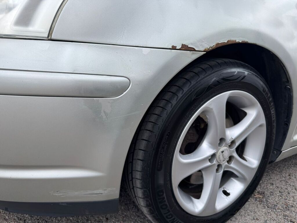 Toyota Avensis 2004 Harmaa