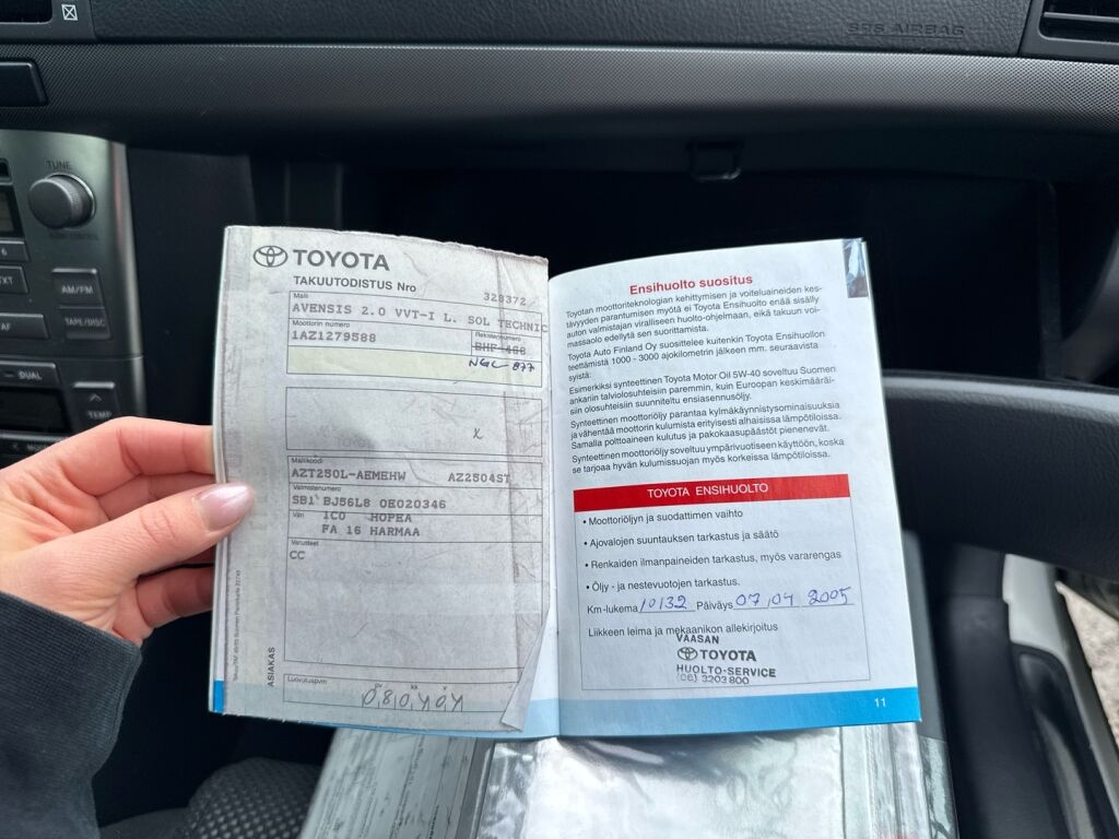 Toyota Avensis 2004 Harmaa