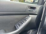 Toyota Avensis 2004 Harmaa