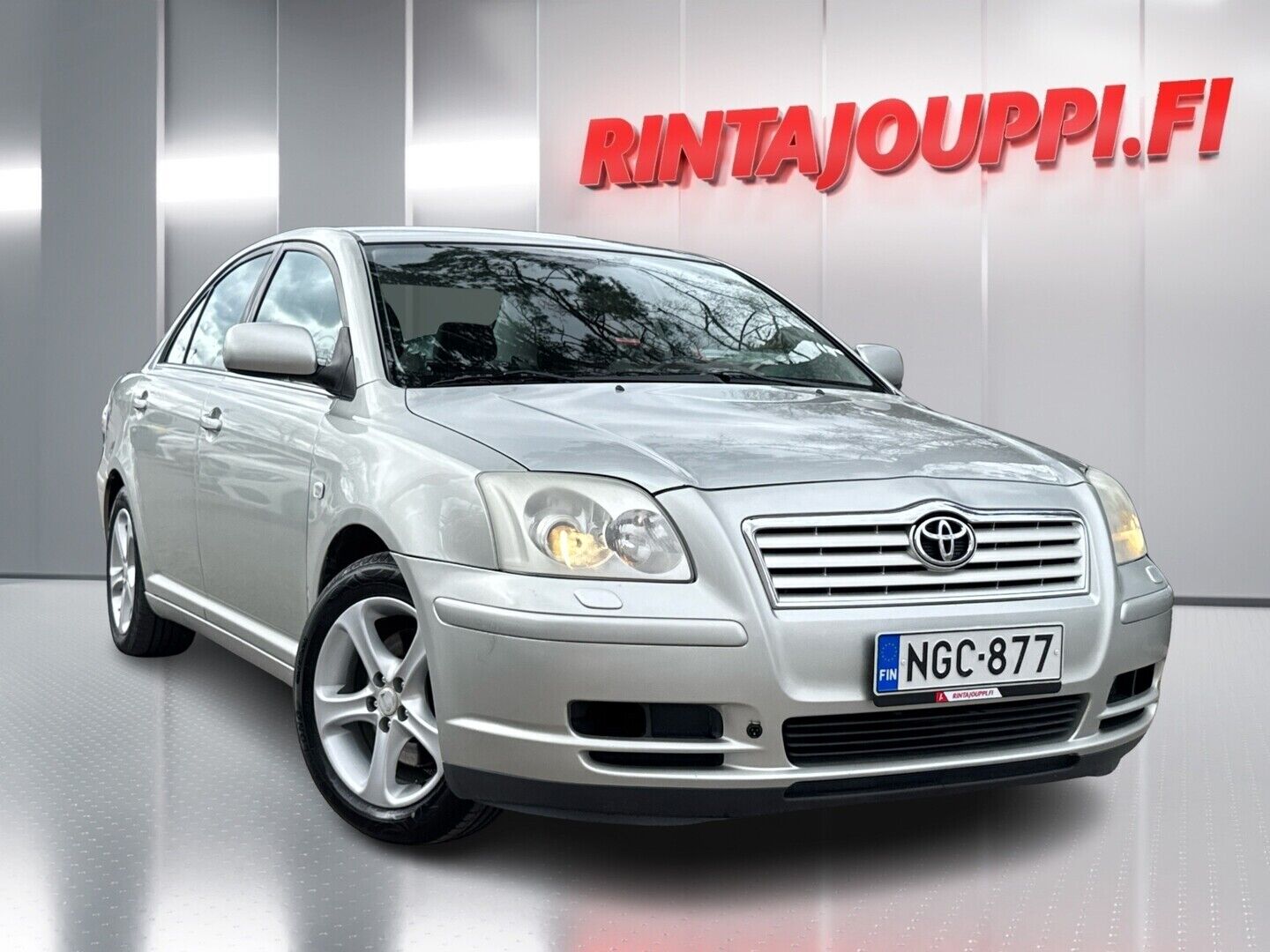 Harmaa Toyota Avensis