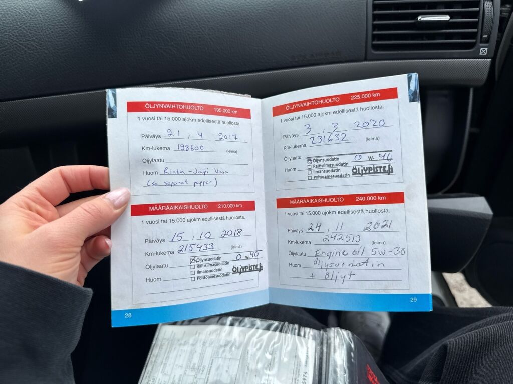 Toyota Avensis 2004 Harmaa